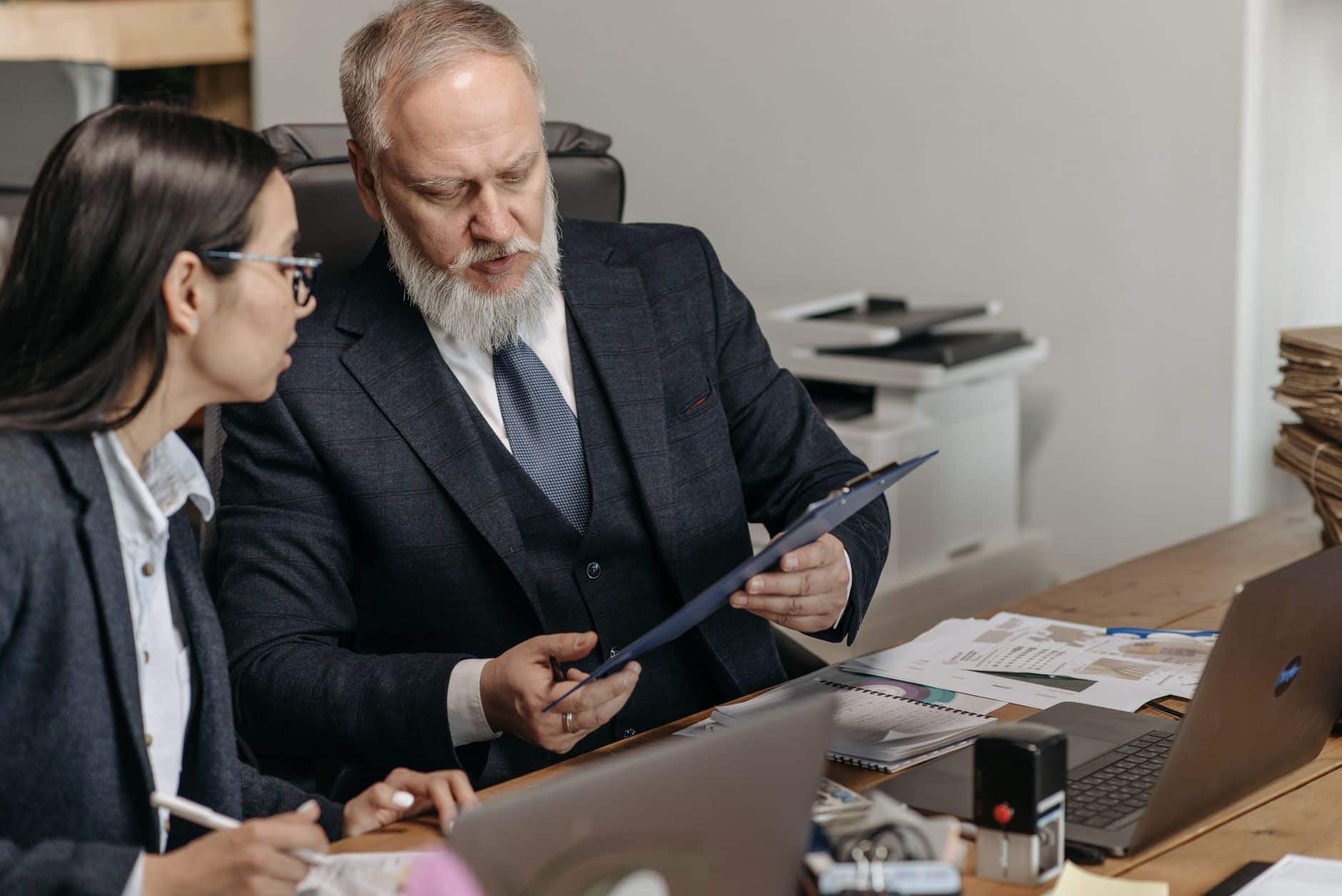 Entretien préalable licenciement insuffisance professionnelle évaluation salarié
