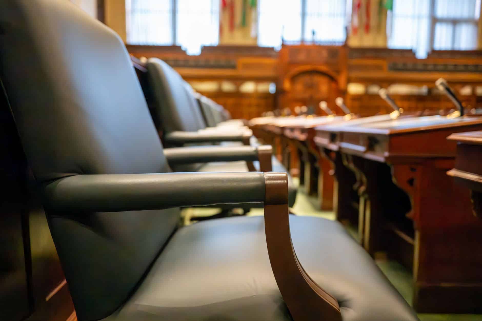 Salle conseil de prud'hommes contestation licenciement abusif
