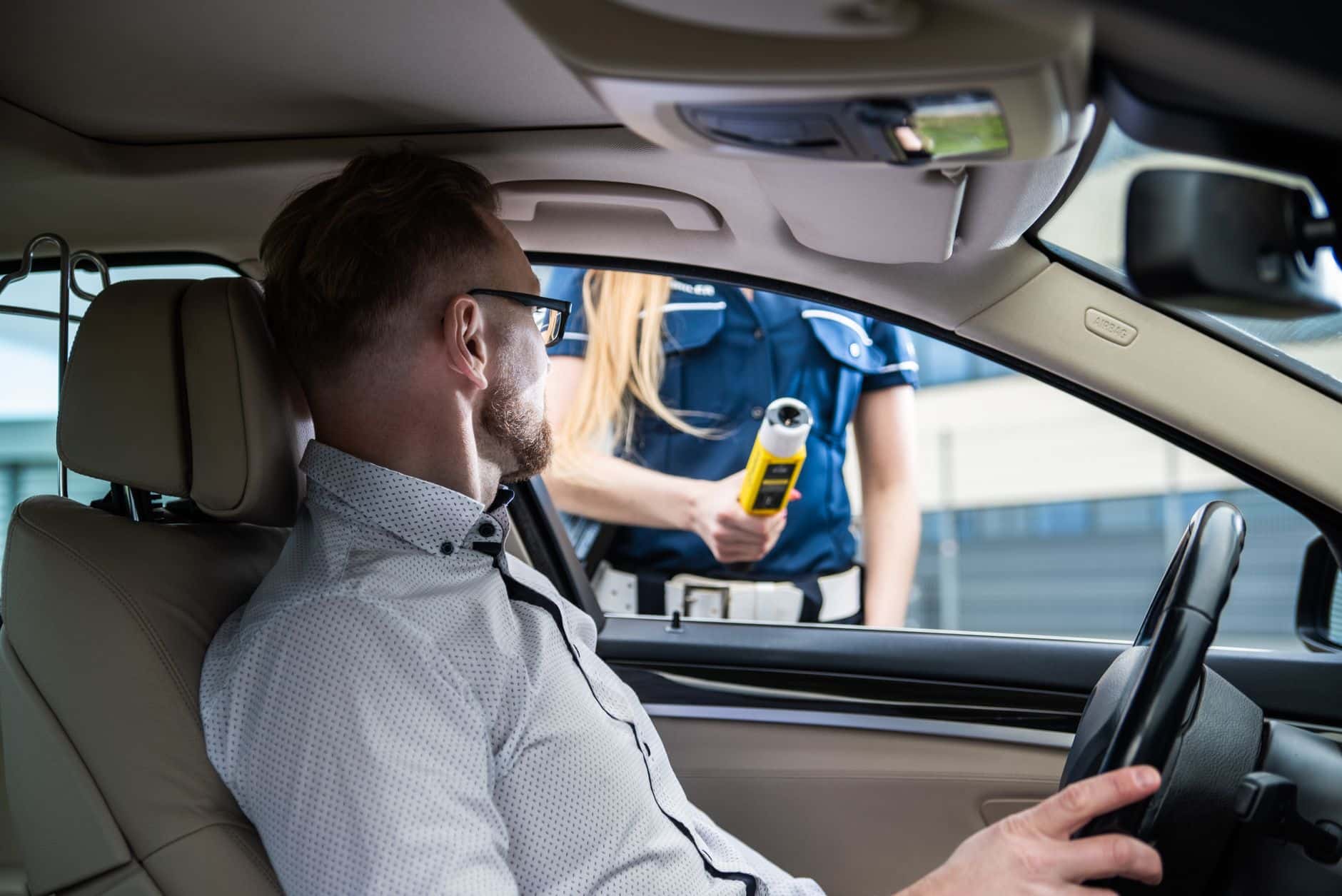 Éthylomètre lors d'un contrôle d'alcoolémie routier